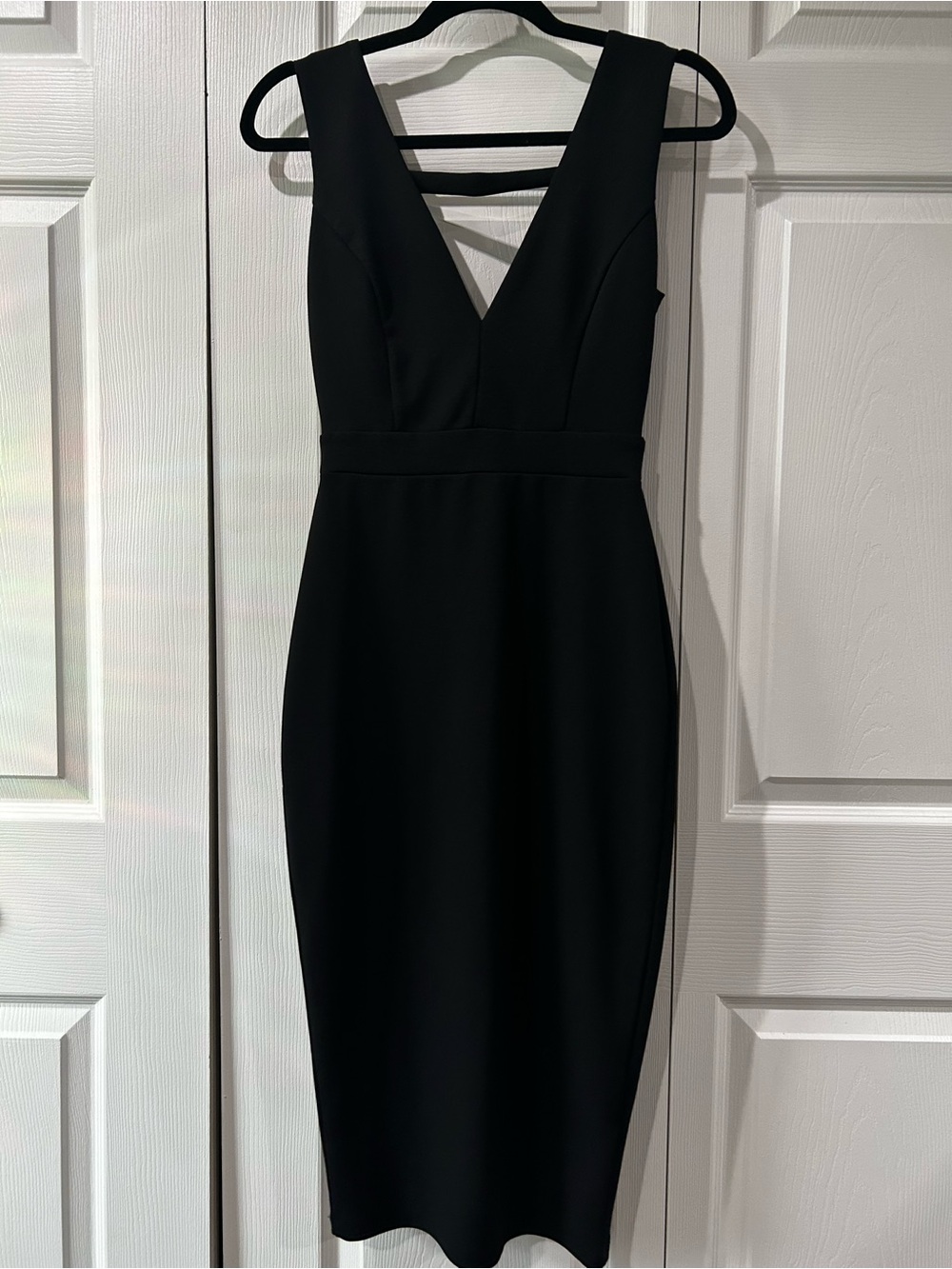 Windsor Classic Black V‑Neck Sheath Cocktail Business Dress